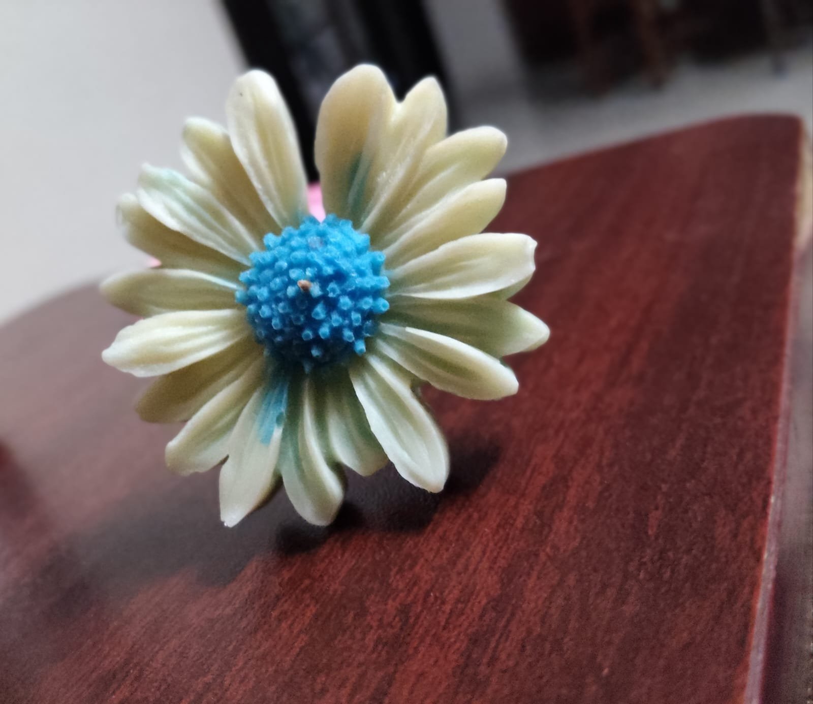 Hand-shaped daisy soy wax candles for Diwali gifting, from Rs 20 each